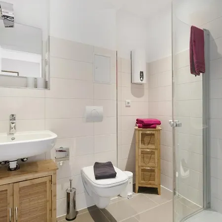 Spannende Tage In Appartement